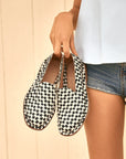 HAND 06 – Woven slippers
