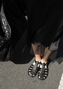 SAN 18 – Black