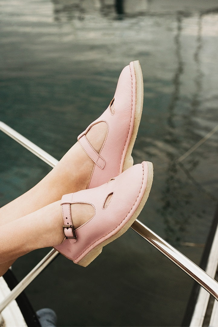HAND 65 – College Sandals Pink