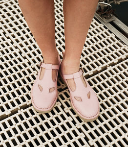HAND 65 – College Sandals Pink