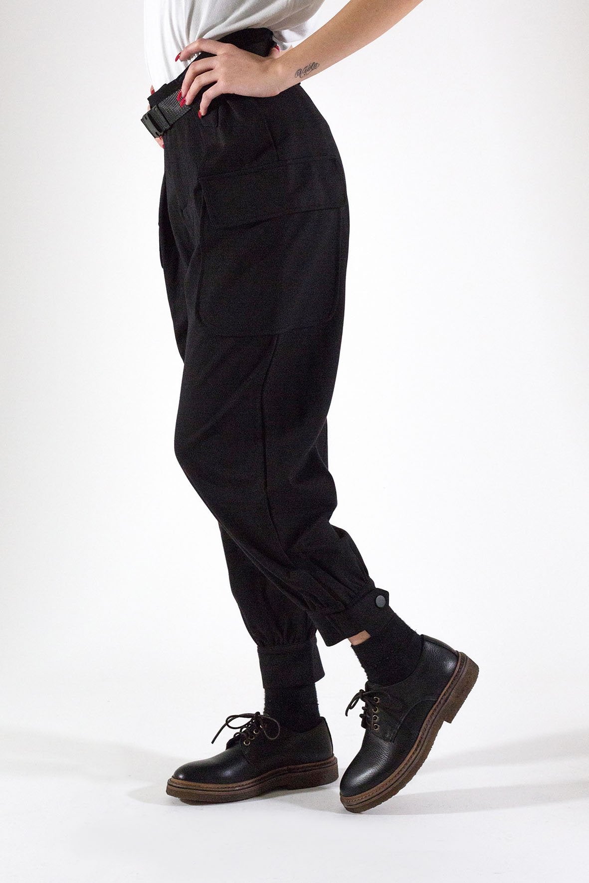 COLLEGE 01 – Black