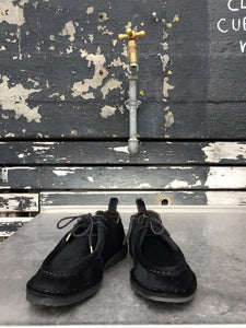 HAND 09 – Black Pony