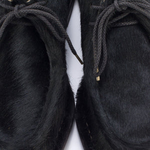 HAND 09 – Black Pony
