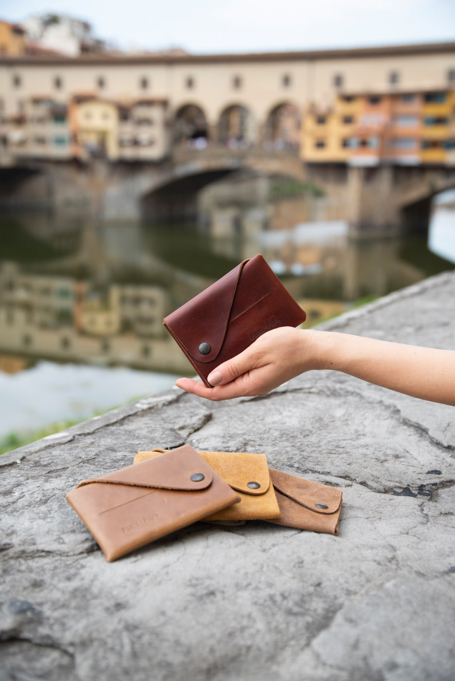 D CARD HOLDER - Pull-up Black