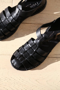 Punto pigro leather fisherman sandal 2025