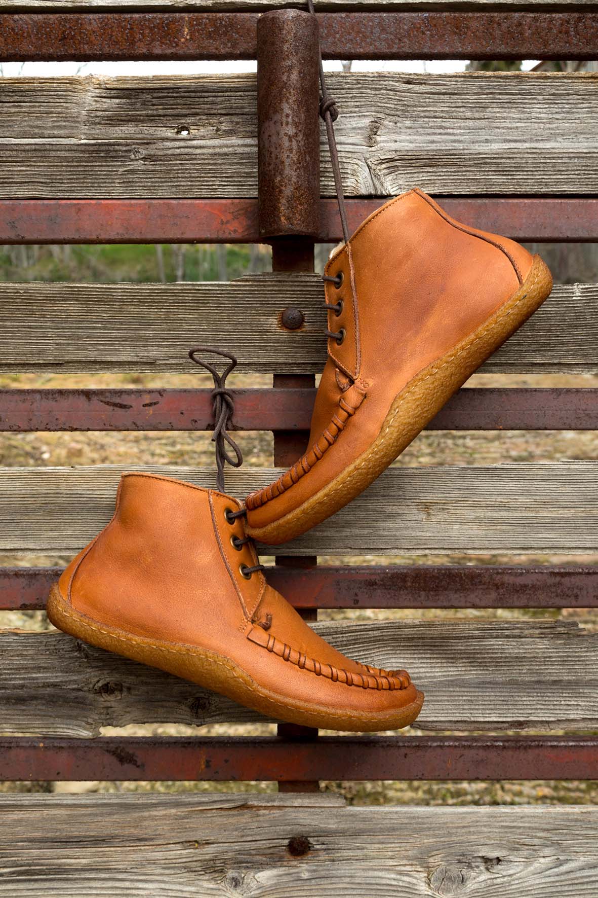 HRN 03 – Tan ankle boots