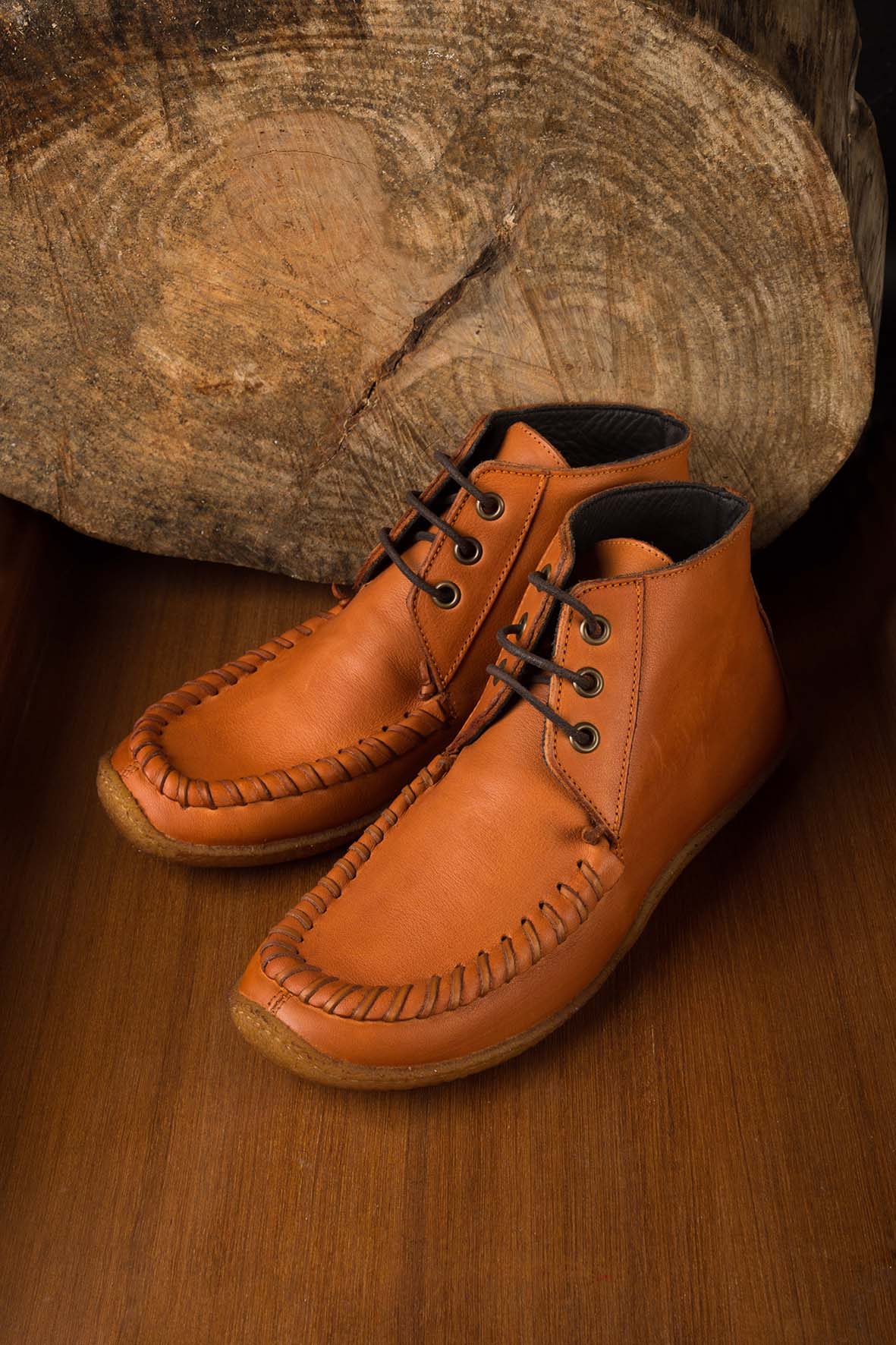 HRN 03 – Tan ankle boots