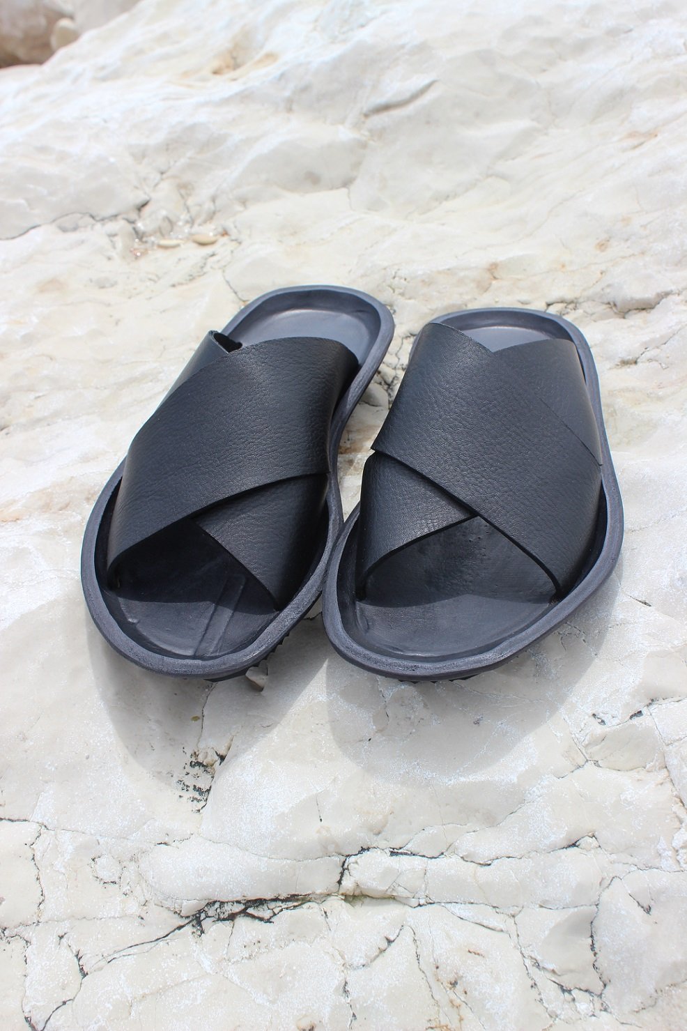 OP-N07 W – Black