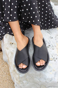 OP-N07 W – Black
