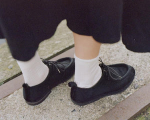 HAND 09 – Black Pony